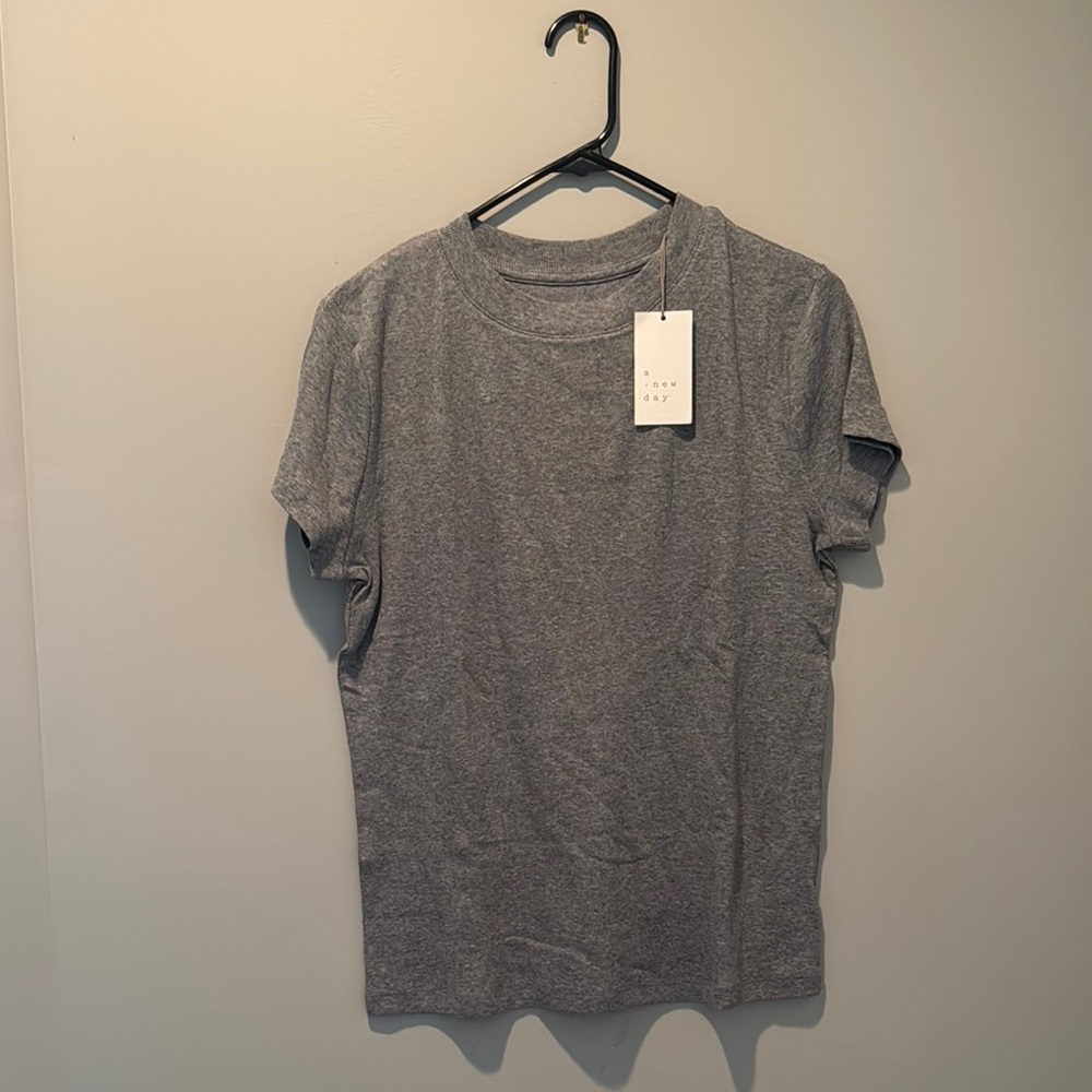 a new day Heather Gray Short Sleeve Tee